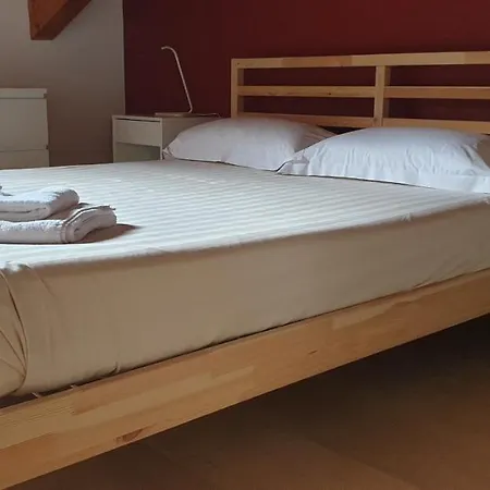 アパート Residenza Lavinia モンフォルテ・ダルバ